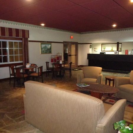 Econo Lodge Central Midland Kültér fotó
