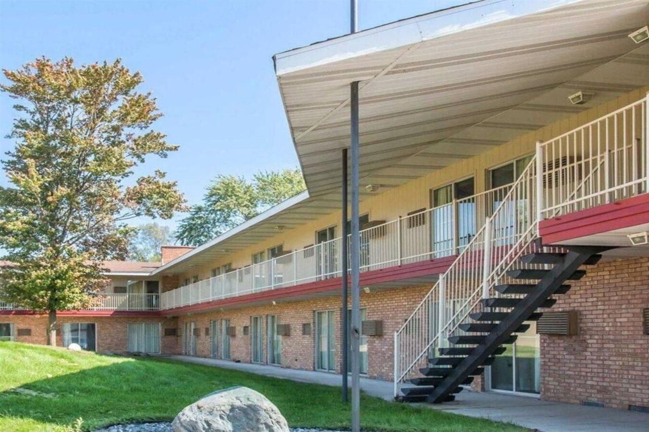 Econo Lodge Central Midland Kültér fotó