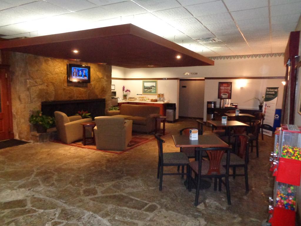 Econo Lodge Central Midland Kültér fotó