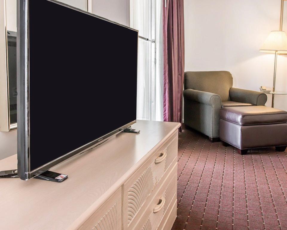 Econo Lodge Central Midland Kültér fotó