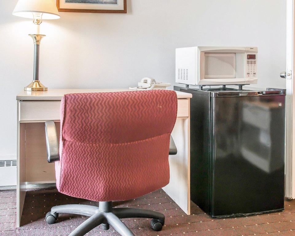 Econo Lodge Central Midland Kültér fotó